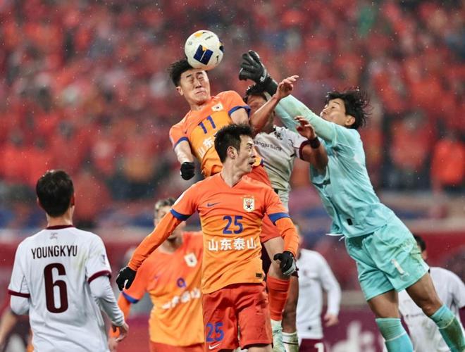 外戰泰山必勝，亞冠生死戰決勝，晉級靠末輪，海港排名第八。