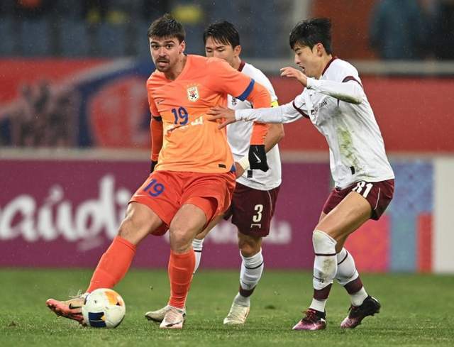亞冠決戰，中超三隊命運懸殊：泰山勝則晉級，海港申花待天意。