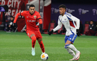 亞冠夜戰！海港0-1，李帥失良機，楊世元烏龍送禮。