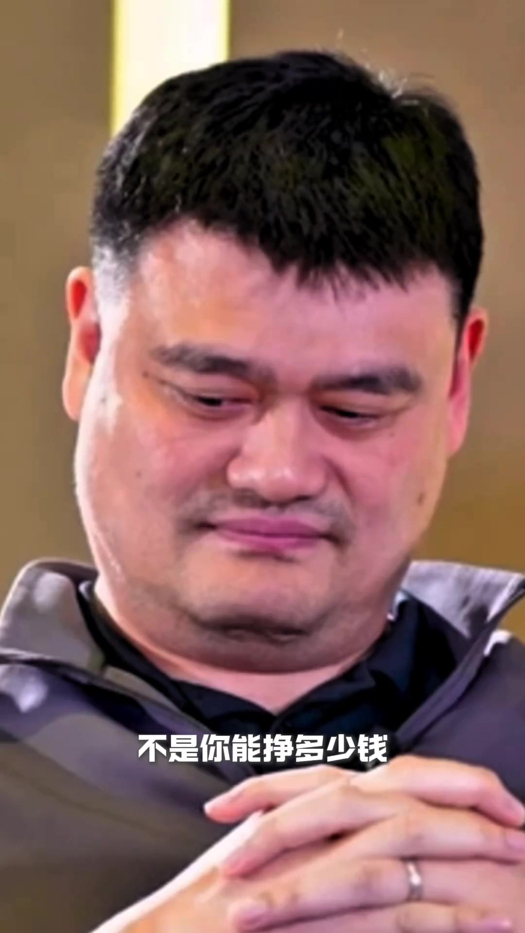 王治郅：現在球員喝口水都看手機，這不能幫你把球投進