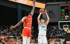 青島大勝廣廈，期待黑八！三外援82分，廣廈罰球多仍敗北。