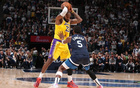 NBA歷史獨有，狂砍65+22板，但已老去，告別總冠軍。